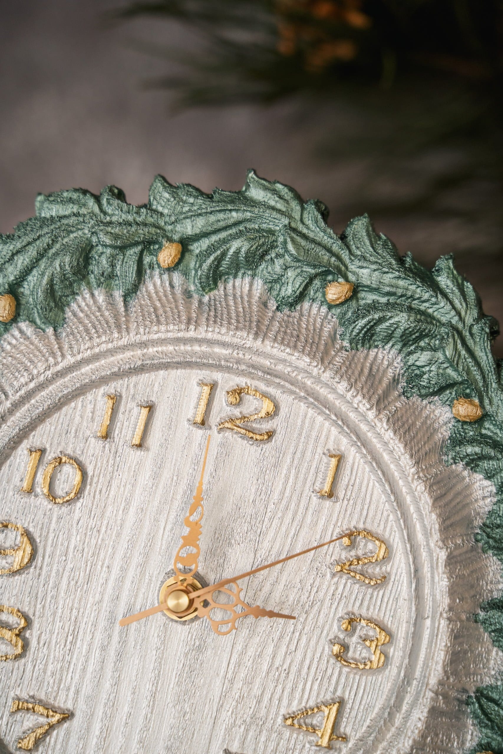 Wood from Love zielony zegar ścienny